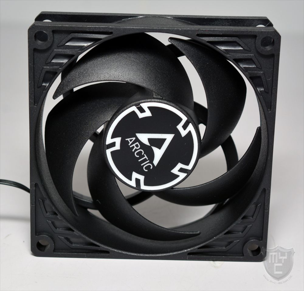 thumbnail image 2 of ARCTIC P8 MAX 80mm PWM Fan – High Performance, 5000 RPM, Dual Ball Bearing (B-Stock) 2 of 6